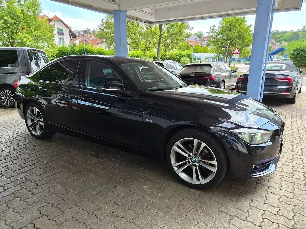 Gebraucht BMW 320 Sport Line 184 PS (135 kW) 2018 Schwarz Limousine