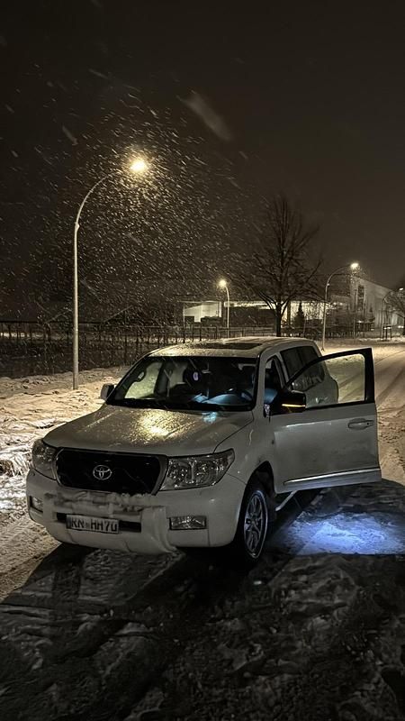 Weiß Gebraucht 2010 Toyota Land Cruiser SUV | 25.000 € - Bild 1/4