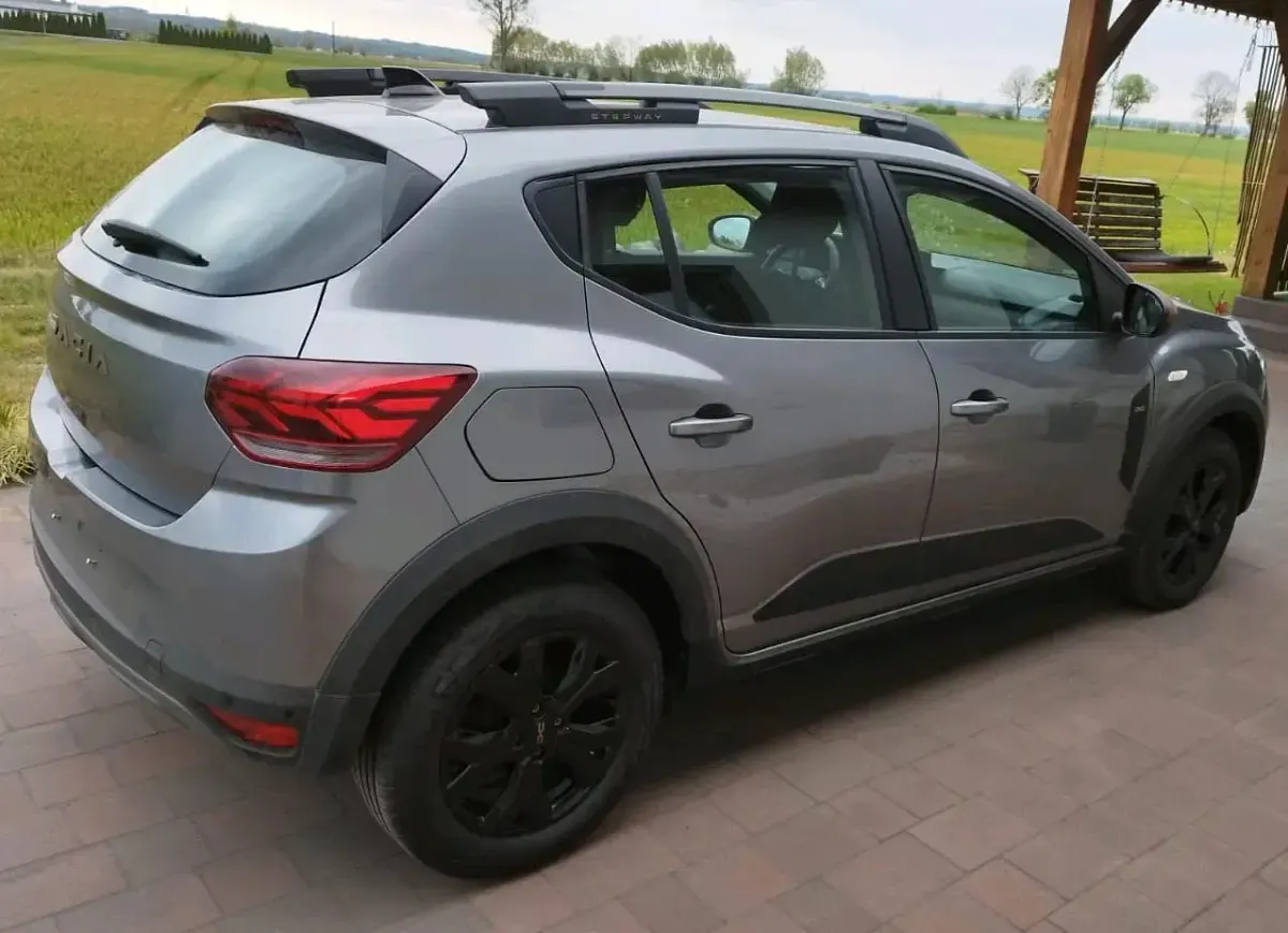 Gebraucht Dacia Sandero Stepway 92 PS (67 kW) 2024 Grau Kleinwagen