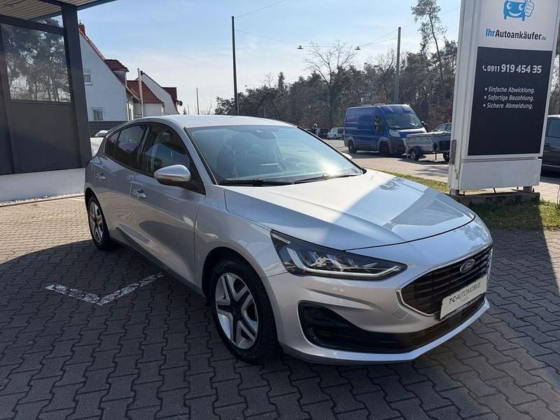 Gebraucht Ford Focus Cool & Connect 120 PS (88 kW) 2022 Silber Limousine