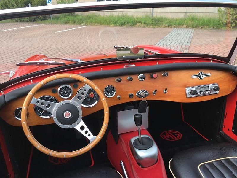 Second-hand MG Midget 48 CP (35 kW) 1962 Roșu Cabrio