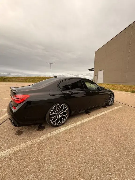 Gebraucht BMW 740 Performance 326 PS (239 kW) 2018 Schwarz Limousine