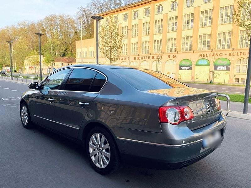 Gebraucht VW Passat Comfortline 122 PS (89 kW) 2008 Grau Limousine