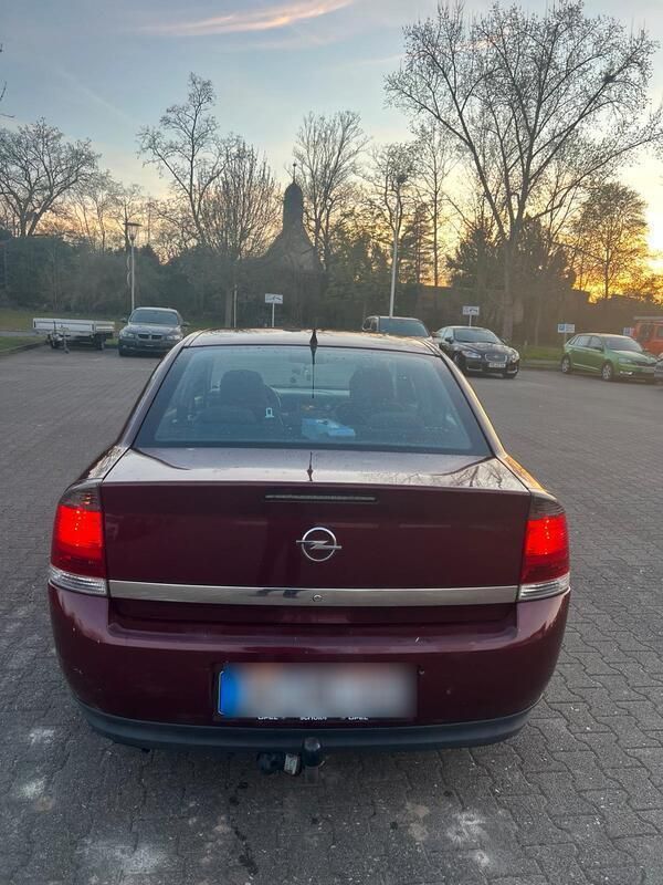 Rot Gebraucht 2005 Opel Vectra Limousine | 2.250 € (Fairer Preis) - Bild 1/4