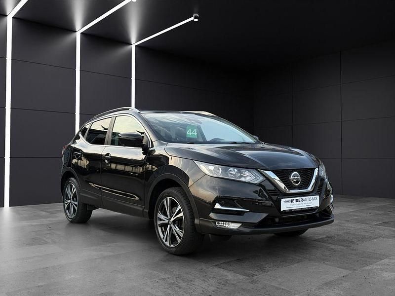 Schwarz Gebraucht 2018 Nissan Qashqai 360º SUV | 12.499 € (Fairer Preis) - Bild 1/4