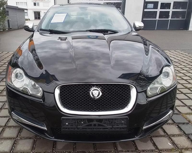 Gebraucht Jaguar XF Premium Luxury 275 PS (202 kW) 2011 Schwarz Limousine
