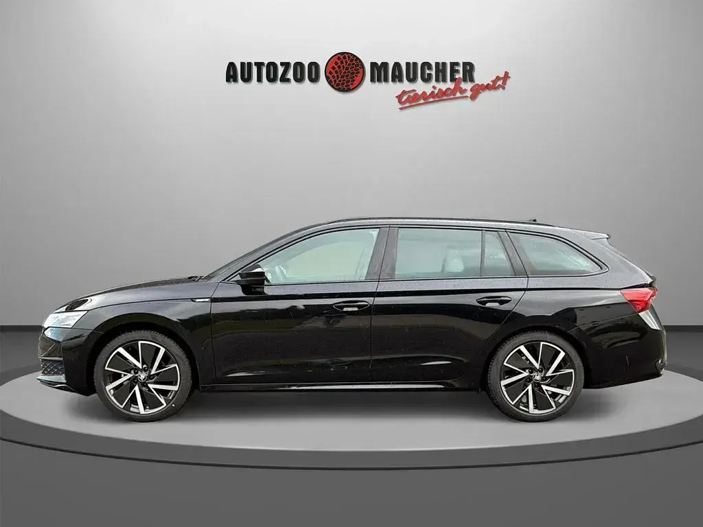 Neu Skoda Octavia SportLine 150 PS (110 kW) 2025 Schwarzmagic perleffekt Kombi
