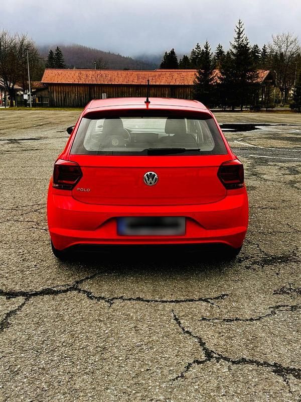 Second-hand VW Polo Comfortline 95 CP (69 kW) 2018 Roșu Hatchback