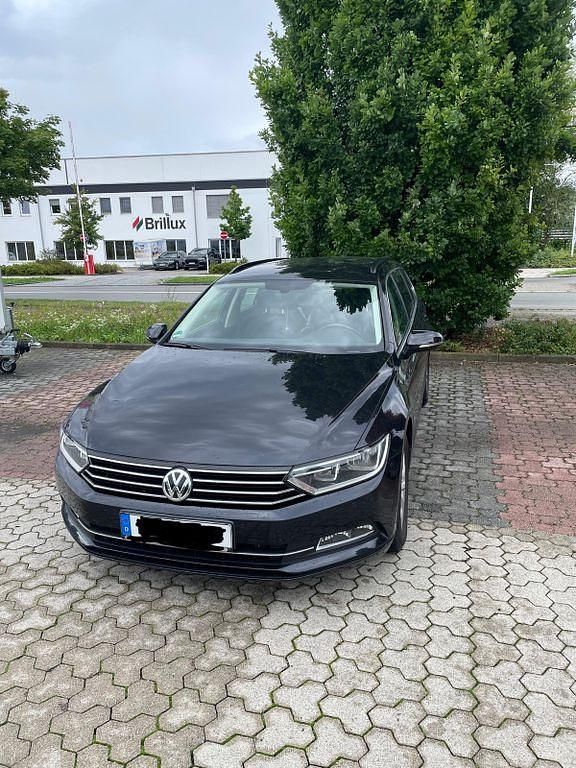 Schwarz Gebraucht 2017 VW Passat Comfortline Kombi | 10.900 € (Guter Preis) - Bild 1/4