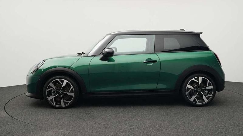 Gebraucht Mini Cooper S Favoured 204 PS (150 kW) 2024 Grün Kleinwagen