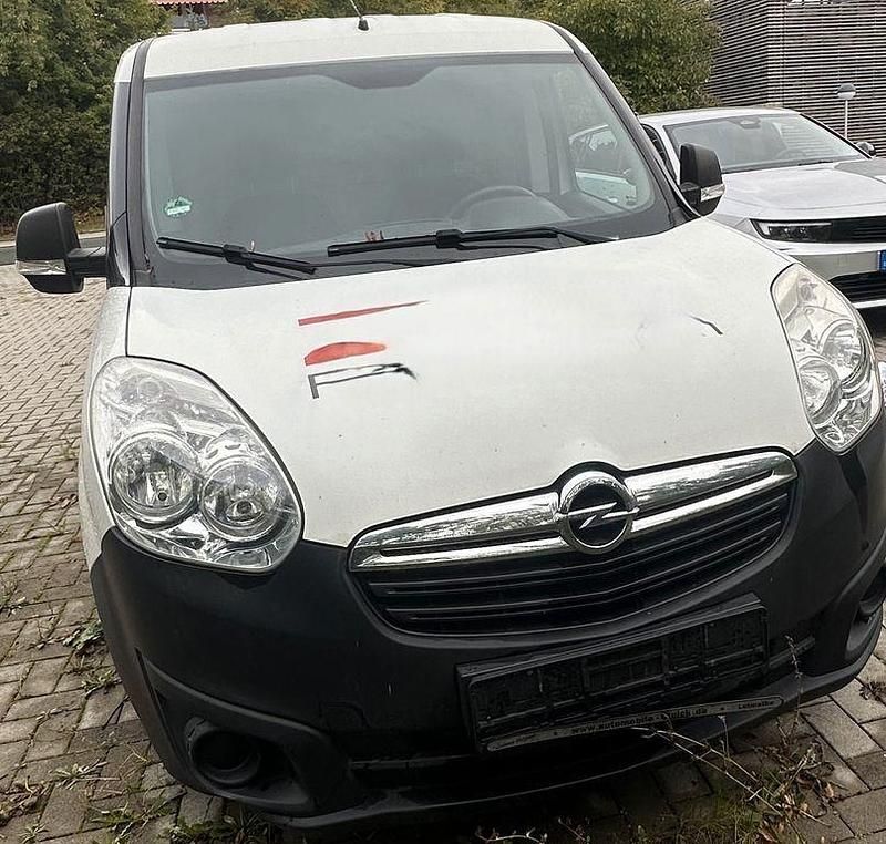 Gebraucht Opel Combo Edition 105 PS (77 kW) 2016 Weiß Van / Kleinbus