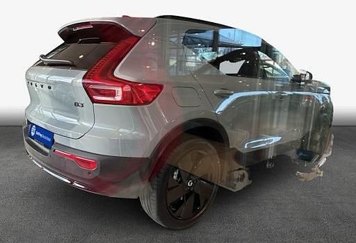 Neu Volvo XC40 Plus 163 PS (119 kW) 2026 Grau SUV