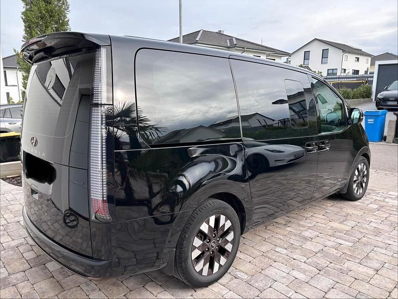 Gebraucht Hyundai Staria 177 PS (130 kW) 2022 Schwarz Van / Kleinbus