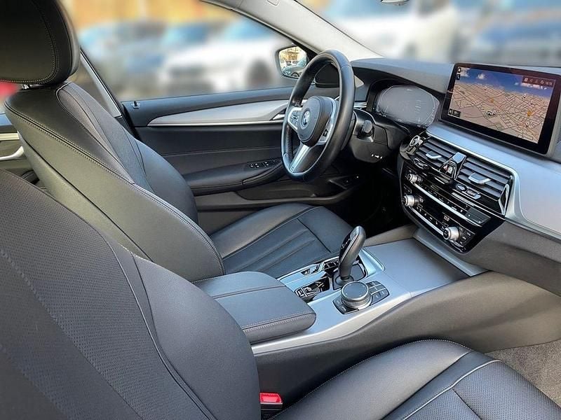 Gebraucht BMW 530e 292 PS (214 kW) 2022 Weiß Kombi