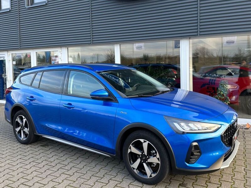 Blau Gebraucht 2023 Ford Focus Active X Kombi | 24.590 € (Etwas zu teuer) - Bild 1/4