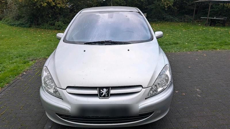 Silber Gebraucht 2002 Peugeot 307 Limousine | 1.650 € (Fairer Preis) - Bild 1/4