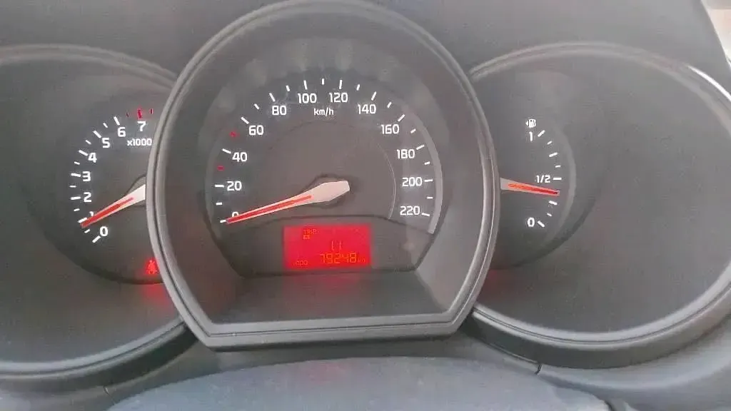 Gebraucht Kia Rio 86 PS (63 kW) 2013 Rot Kleinwagen