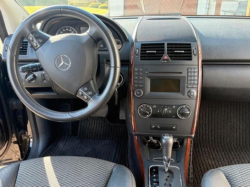 Gebraucht Mercedes A160 Elegance 95 PS (69 kW) 2010 Schwarz Van / Kleinbus