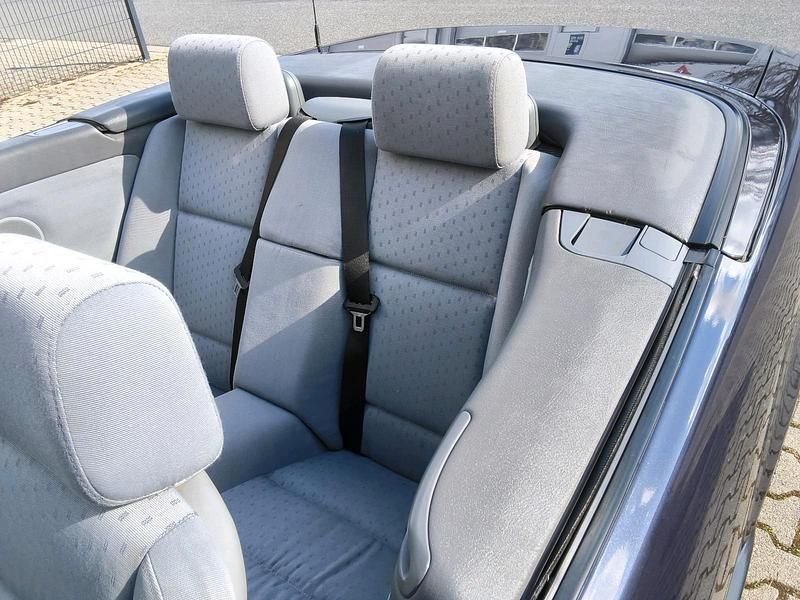 Gebraucht BMW 325 Cabriolet 194 PS (142 kW) 1993 Blau Cabrio