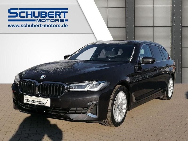Sophistograu brillanteffekt metallic Gebraucht 2022 BMW 540 Luxury Line Kombi | 48.990 € (Fairer Preis) - Bild 1/4