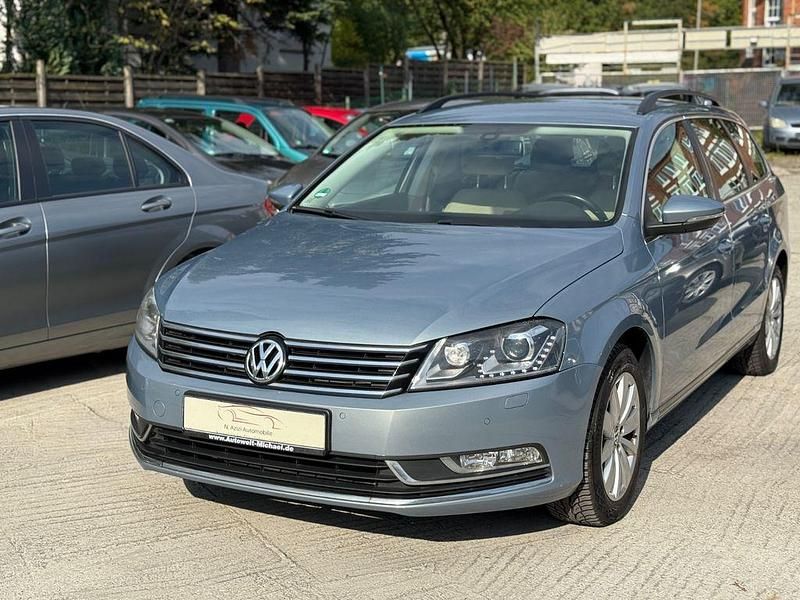 Grau Gebraucht 2013 VW Passat Comfortline Kombi | 7.499 € (Guter Preis) - Bild 1/4