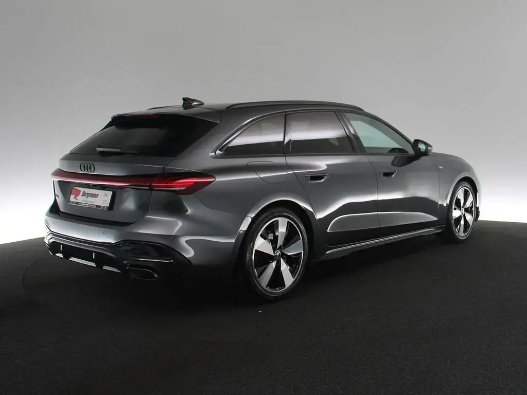 Gebraucht Audi A5 S-Line 204 PS (150 kW) 2024 Grau / daytonagrau perleffekt Kombi