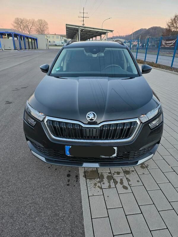 Schwarz Gebraucht 2022 Skoda Kamiq Tour SUV | 21.000 € (Superpreis) - Bild 1/4