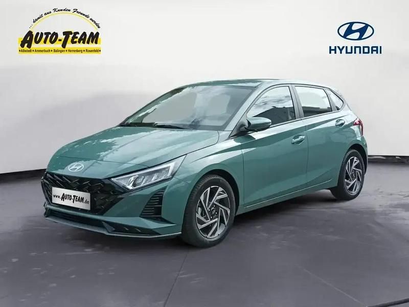 Grün Neu 2025 Hyundai i20 Trend Kleinwagen | 23.300 € (Etwas zu teuer) - Bild 1/4