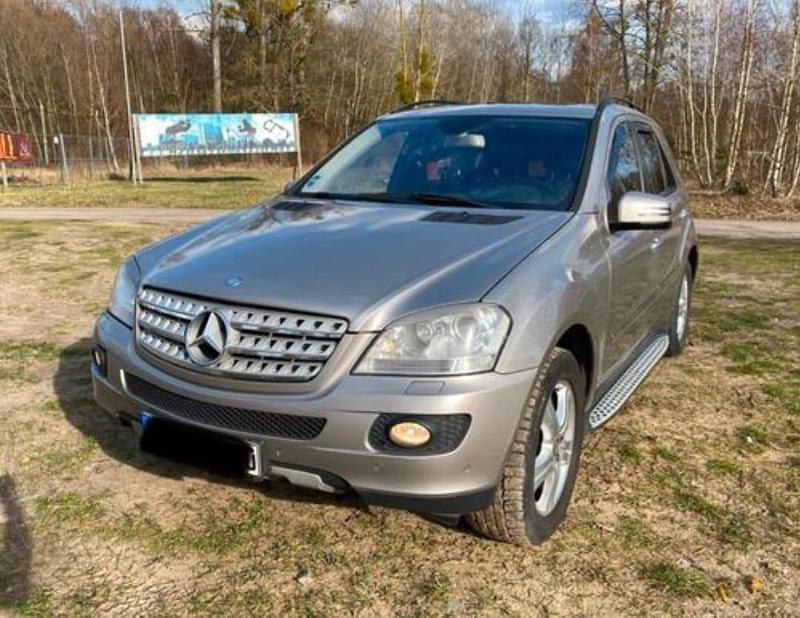 Gebraucht Mercedes ML500 306 PS (225 kW) 2007 Silber SUV
