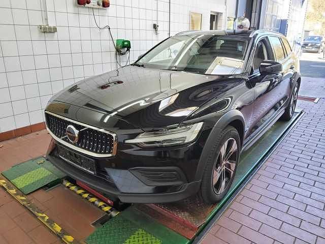 Gebraucht Volvo V60 CC 145 PS (106 kW) 2023 Kombi
