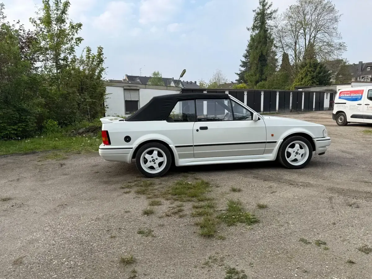 Gebraucht Ford Escort Cabriolet 90 PS (66 kW) 1990 Weiß Cabrio