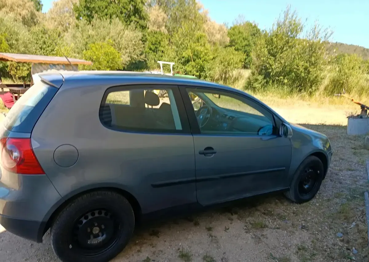 Gebraucht VW Golf V 101 PS (74 kW) 2005 Grau Kleinwagen