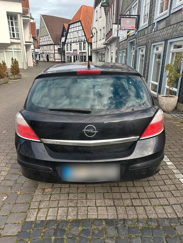 Gebraucht Opel Astra 90 PS (66 kW) 2005 Schwarz Limousine