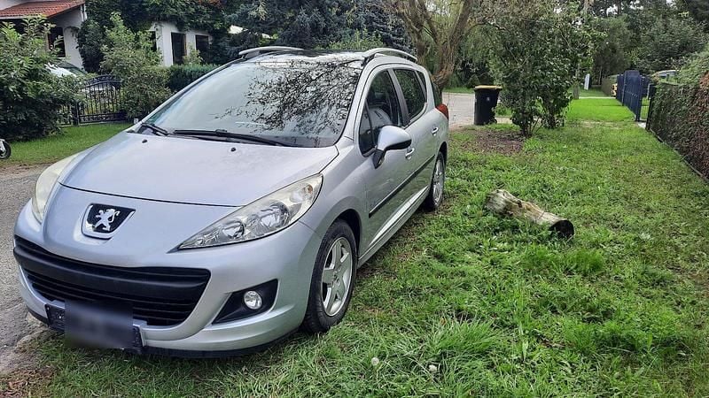 Silber Gebraucht 2011 Peugeot 207 Sport Kombi | 3.499 € (Guter Preis) - Bild 1/4