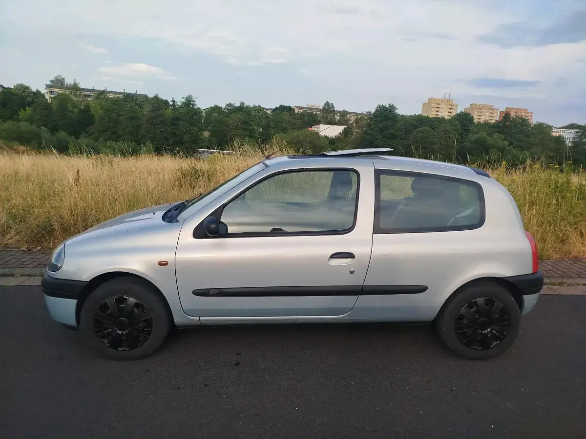 Gebraucht Renault Clio 58 PS (42 kW) 1999 Grau Kleinwagen