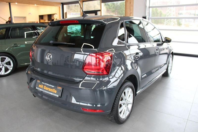 Gebraucht VW Polo LOUNGE 90 PS (66 kW) 2015 Grau Kleinwagen