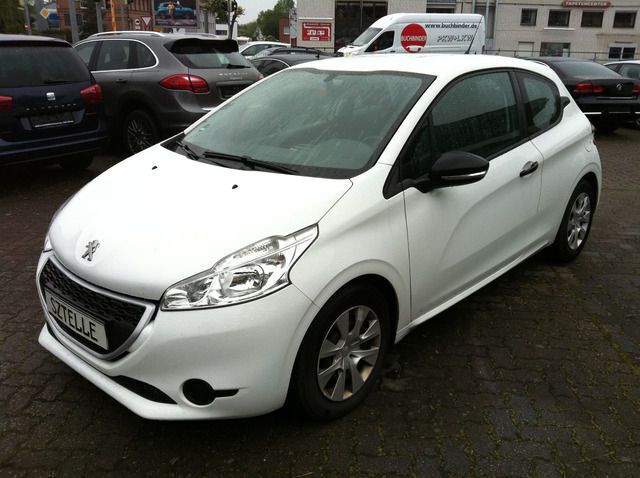 Gebraucht Peugeot 208 Access 68 PS (50 kW) 2013 Weiß Kleinwagen