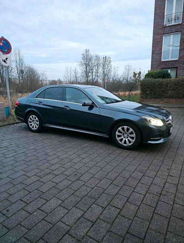Gebraucht Mercedes E350 Business 258 PS (189 kW) 2015 Silber Limousine