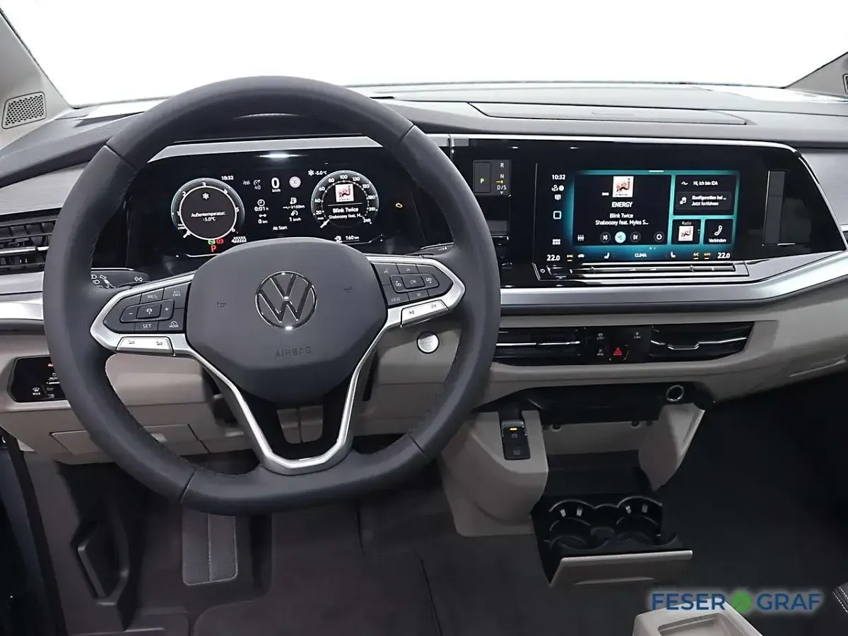 Neu VW Multivan Life 150 PS (110 kW) 2026 Pure grey Van / Kleinbus