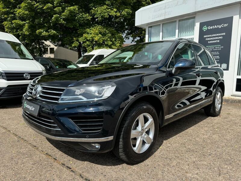 Blau Gebraucht 2016 VW Touareg Terrain Tech SUV | 23.790 € (Fairer Preis) - Bild 1/4
