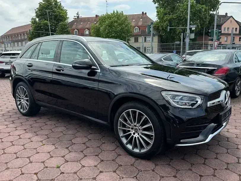 Gebraucht Mercedes GLC220 AMG 194 PS (142 kW) 2021 Schwarz/baltic black SUV