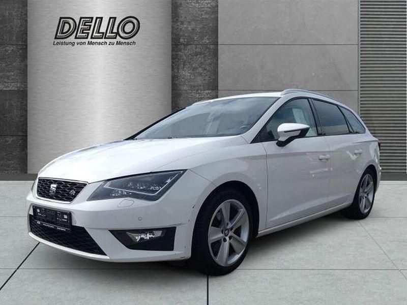 Weiss Gebraucht 2016 Seat Leon Limousine | 13.880 € (Teuer) - Bild 1/4