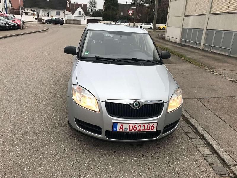 Silber Gebraucht 2009 Skoda Fabia Ambiente Kleinwagen | 2.400 € (Fairer Preis) - Bild 1/4
