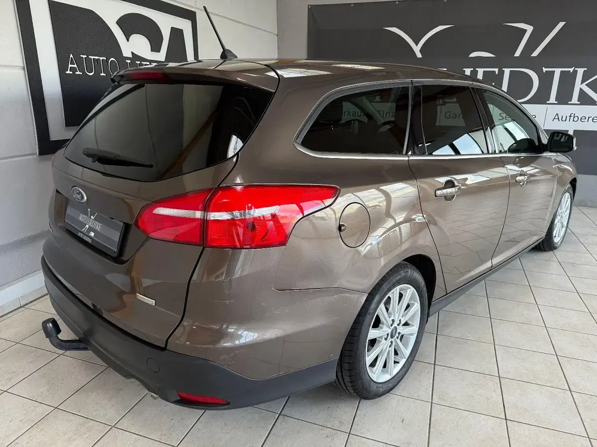 Gebraucht Ford Focus Titanium 150 PS (110 kW) 2018 Braun Kombi