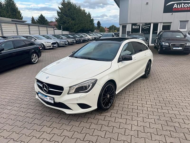 Weiß Gebraucht 2015 Mercedes CLA200 Shooting Brake Kombi | 14.990 € (Fairer Preis) - Bild 1/4