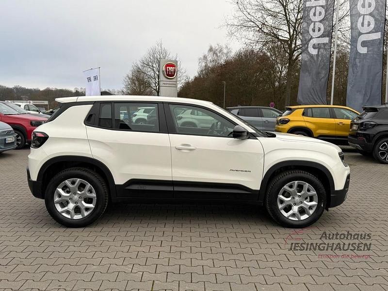 Neu Jeep Avenger Altitude 101 PS (74 kW) 2026 Weiss SUV