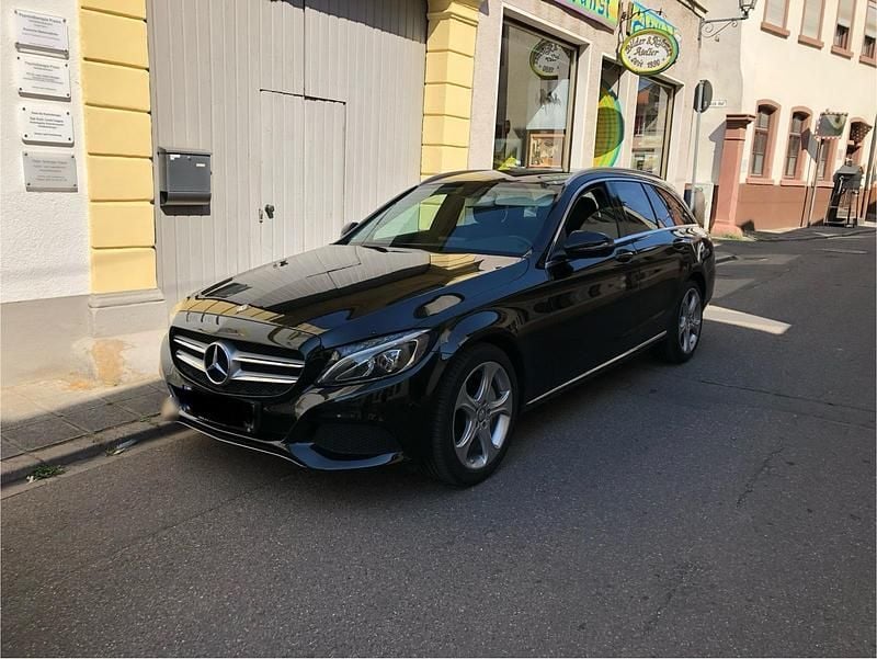 Gebraucht Mercedes C250 204 PS (150 kW) 2015 Schwarz Kombi