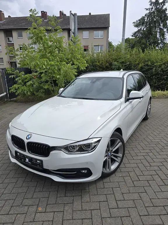Gebraucht BMW 318 Sport Line 150 PS (110 kW) 2017 Weiß Kombi