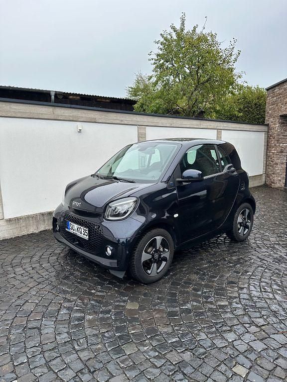 Blau Gebraucht 2023 Smart ForTwo Electric Drive Coupé | 12.890 € (Fairer Preis) - Bild 1/4