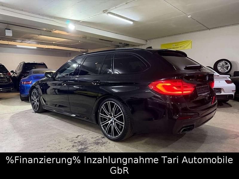 Blacksapphire schwarz metallic Gebraucht 2020 BMW 550 Kombi | 33.780 € (Guter Preis) - Bild 1/4